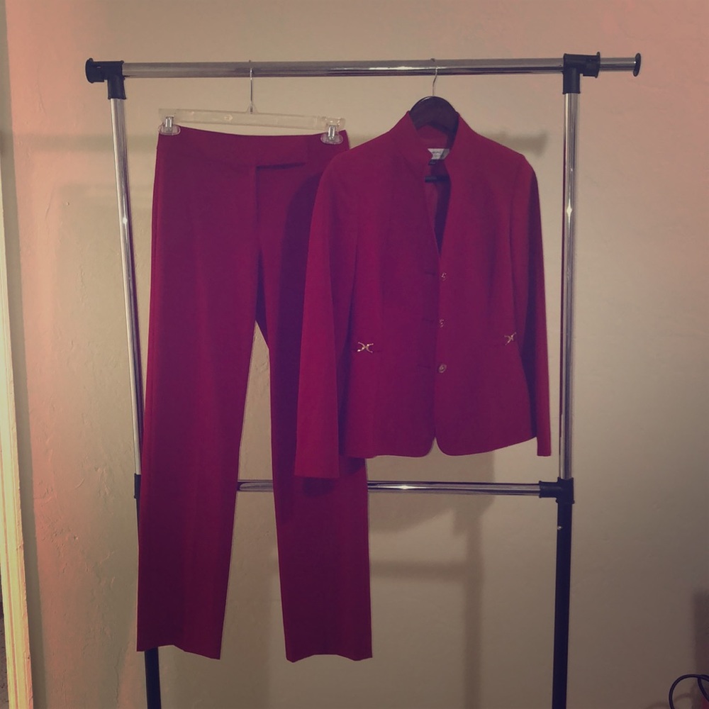 Red TAHARI jacket and pants set.